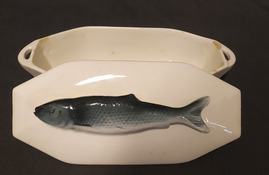 Kuznetsov earthenware bowl with lid Fish