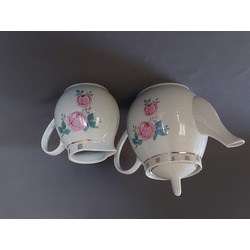RPFF Regina teapot and milk container