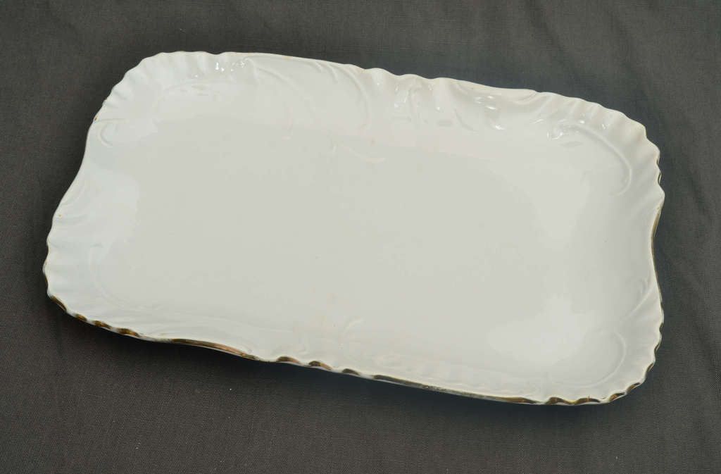 Large serving plate