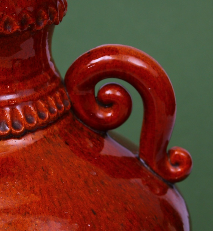 Apgleznota keramikas vāze 