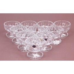 Crystal dishes on a stand (10 pcs)