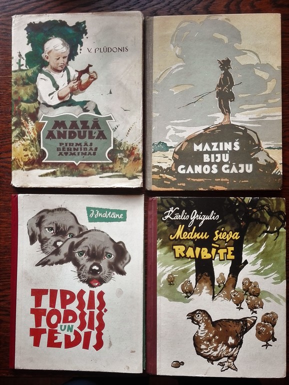 Četras latviešu autoru bērnu grāmatas, 34 cm x 22 cm