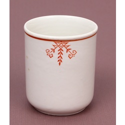 Фарфоровый стакан с латышским орнаментом