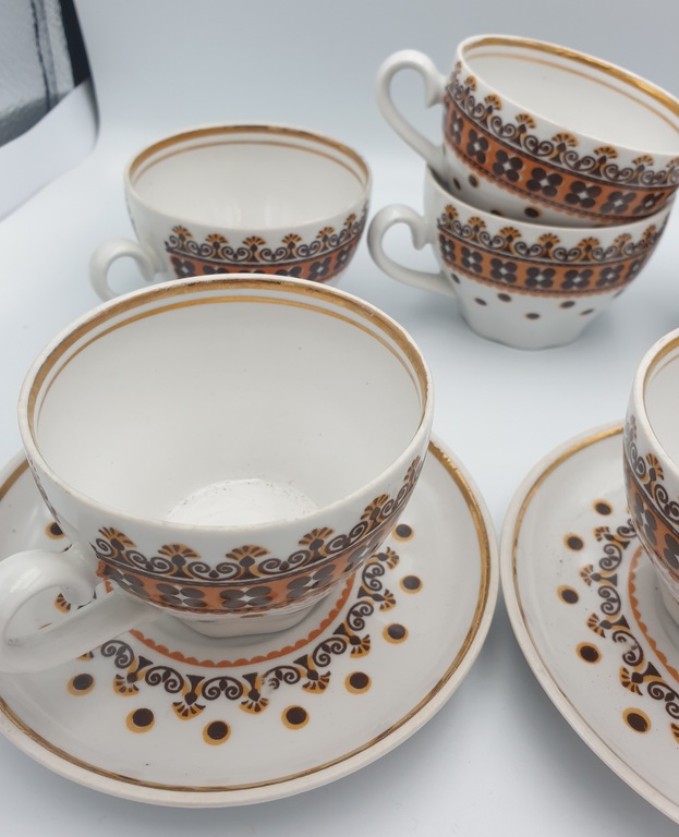 Set of 6 cups with two saucers