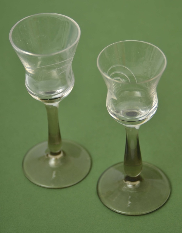Two glass glasses