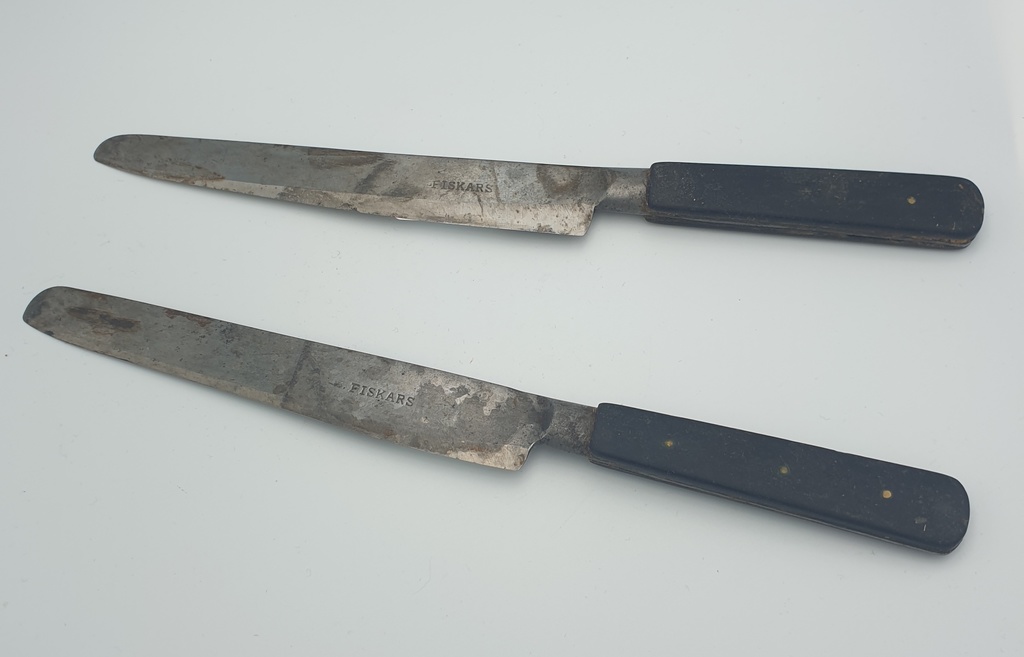 Fiskars knives 2 pcs.