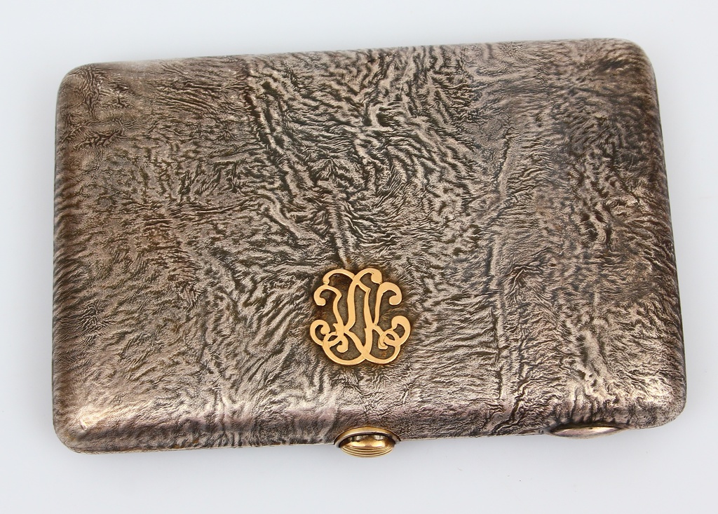 Silver cigarette case with gilding and gold lining