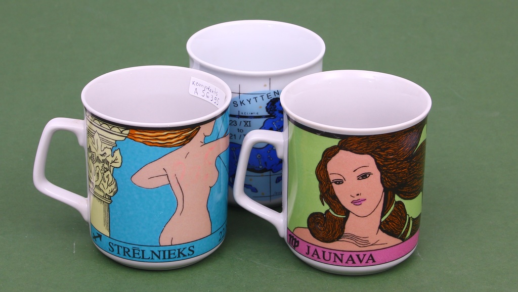 Jessen porcelain mugs 