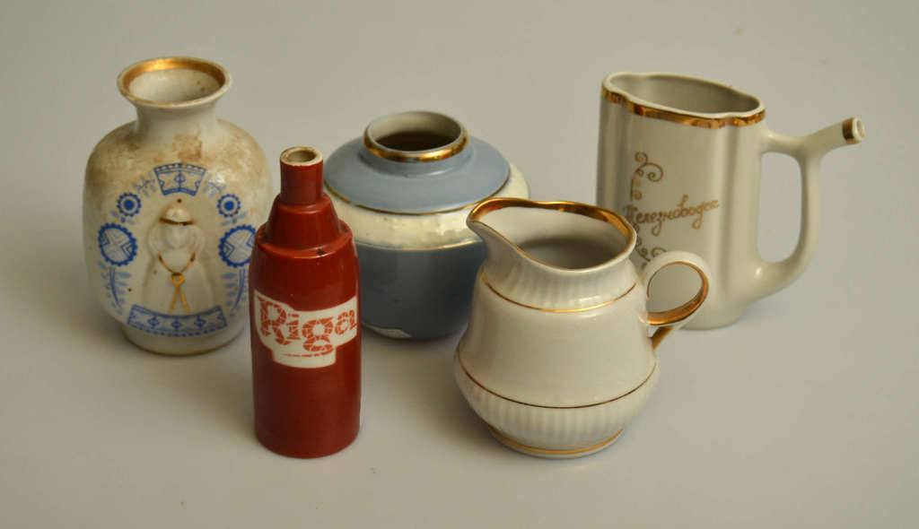 Various porcelain items (5 pcs)