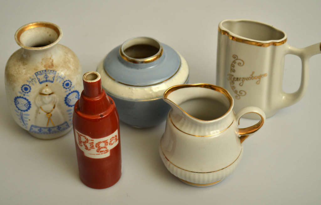 Various porcelain items (5 pcs)