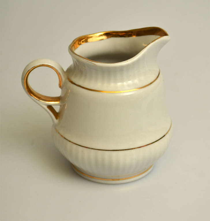 Dažādi porcelāna priekšmeti (5 gab)