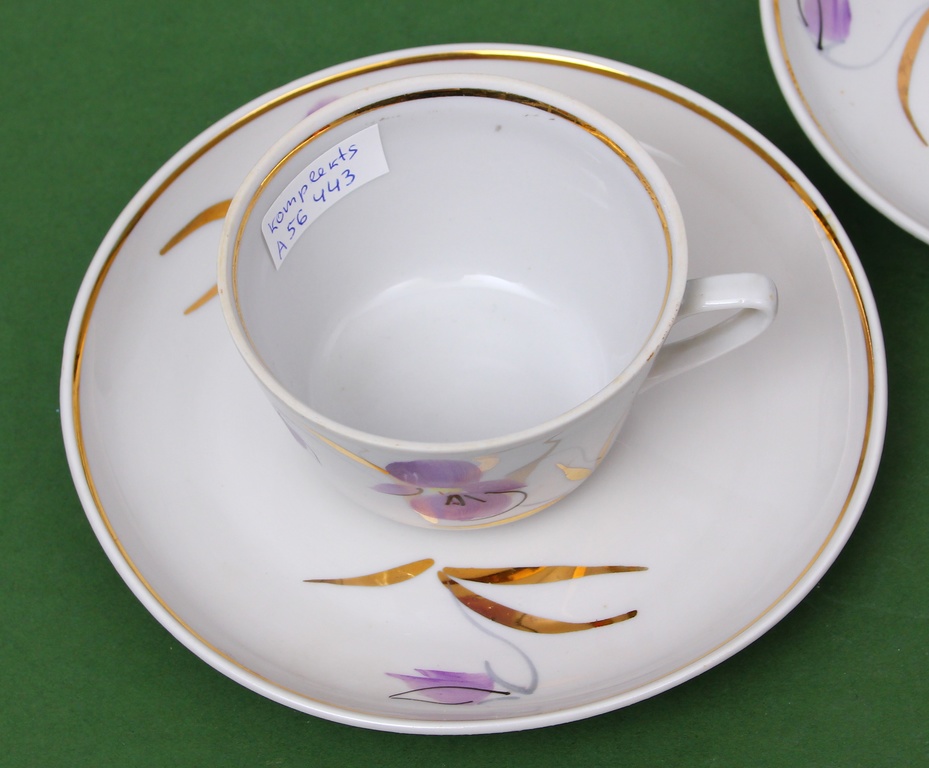 Porcelain cups and saucers (2 pcs)
