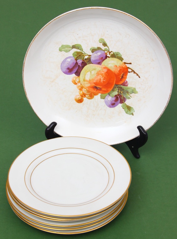 Porcelain plate with gilding (6 pcs + 1 pcs)