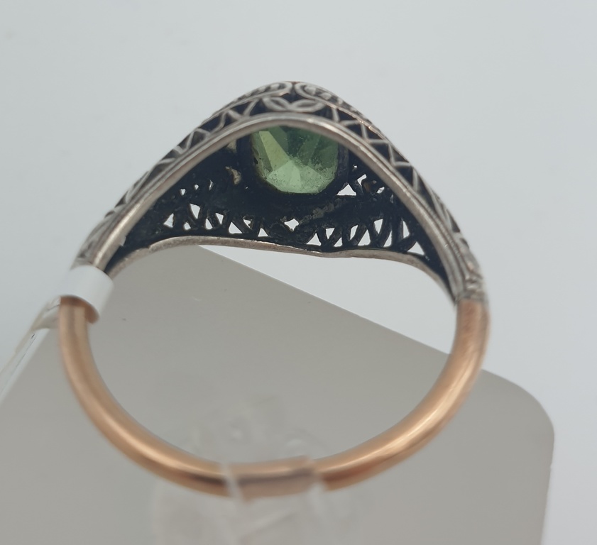Серебряное кольцо с демантоидом