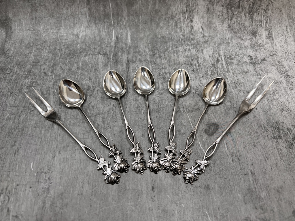 Silver set - 5 spoons and 2 forks