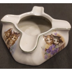 Porcelain ashtray 
