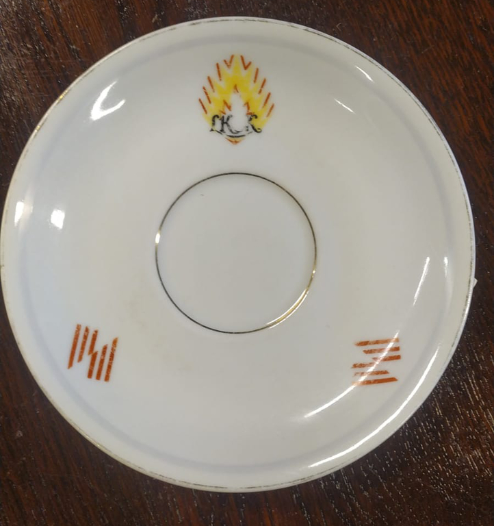 Porcelain plate  