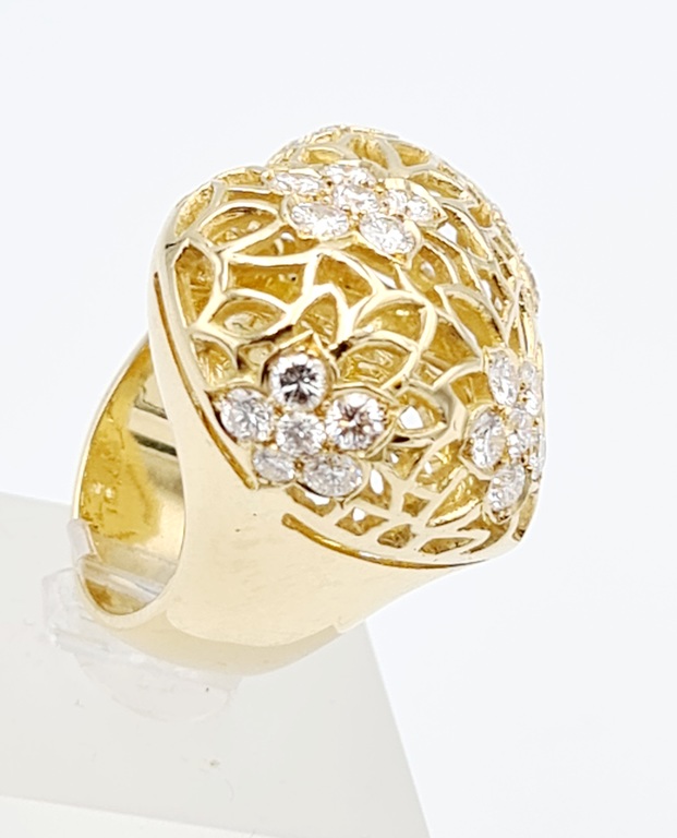 Золотое кольцо с 30 бриллиантами