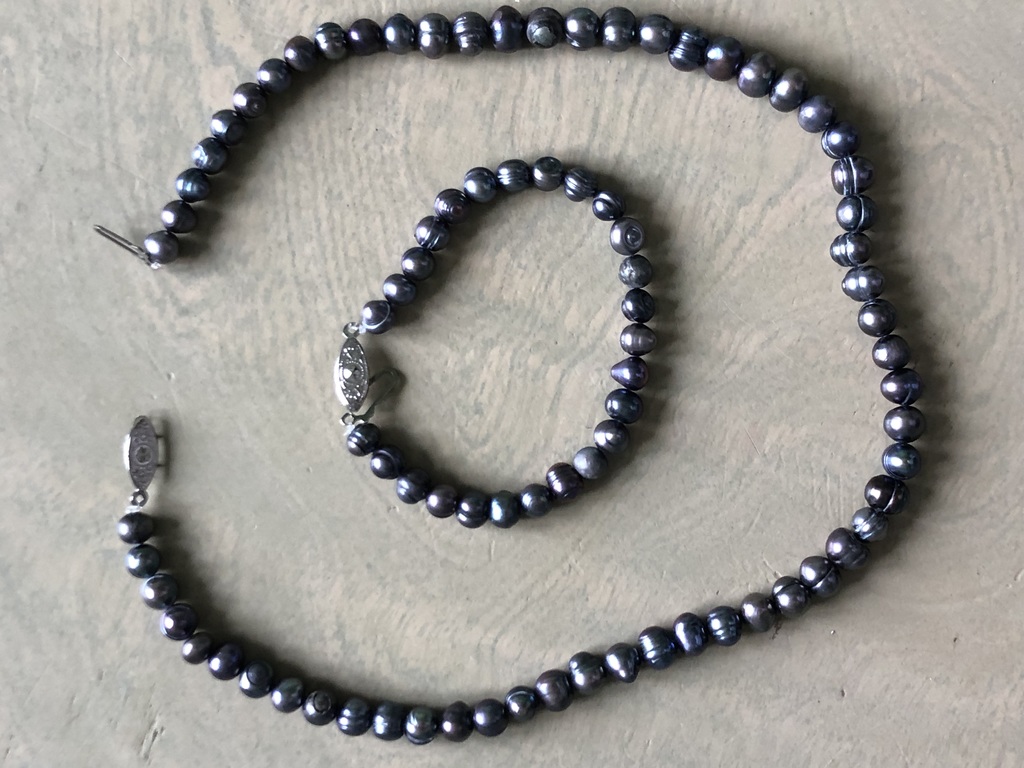 Ожерелье и браслет из черного дикого жемчуга