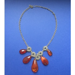 Amber necklace in silver. In very good condition.