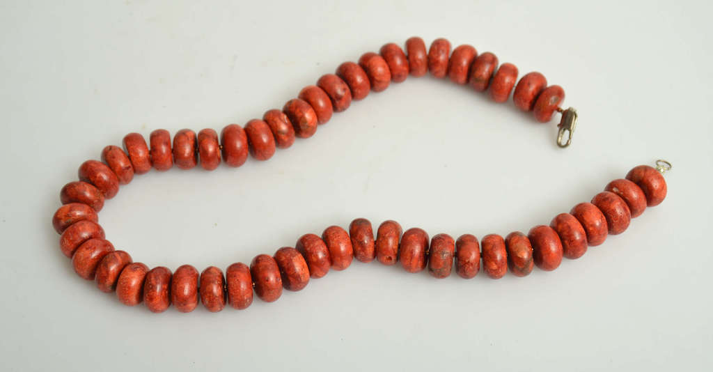 Coral oil beads 2 pcs.