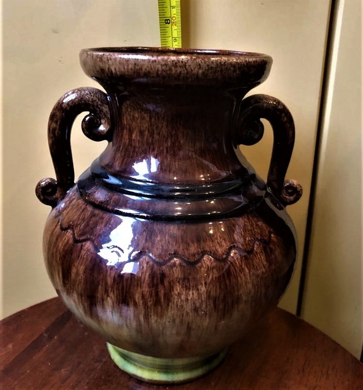 Ceramic vase, handicraft, author's work, 20th cent.