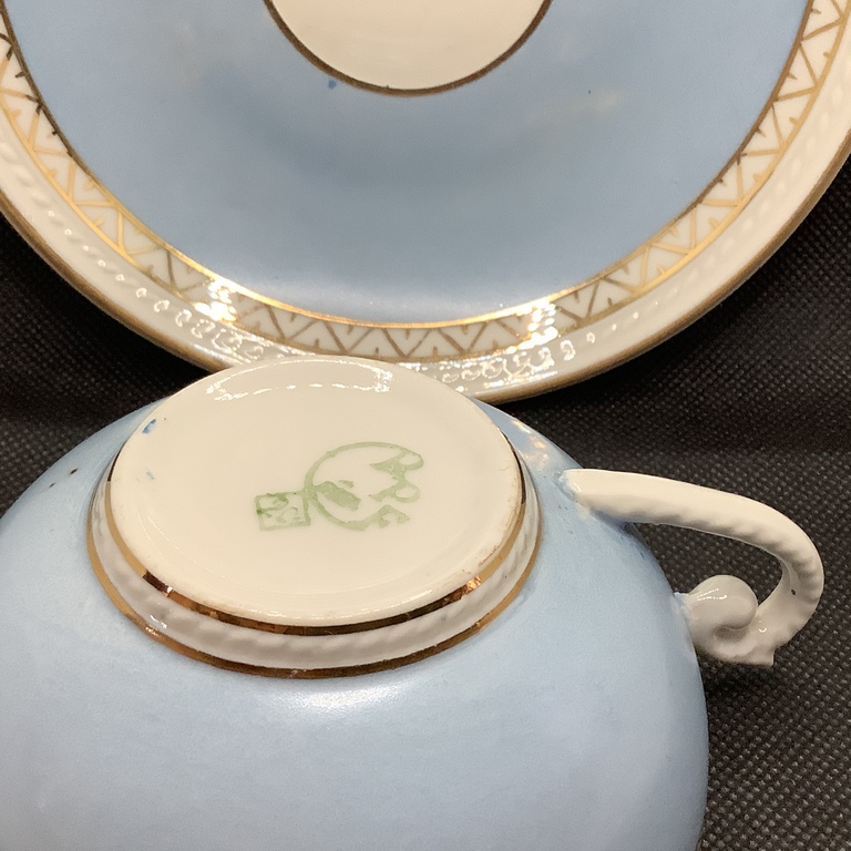 Tea pair in excellent condition.Stamp.Hand-painted.Covering and gold trim.