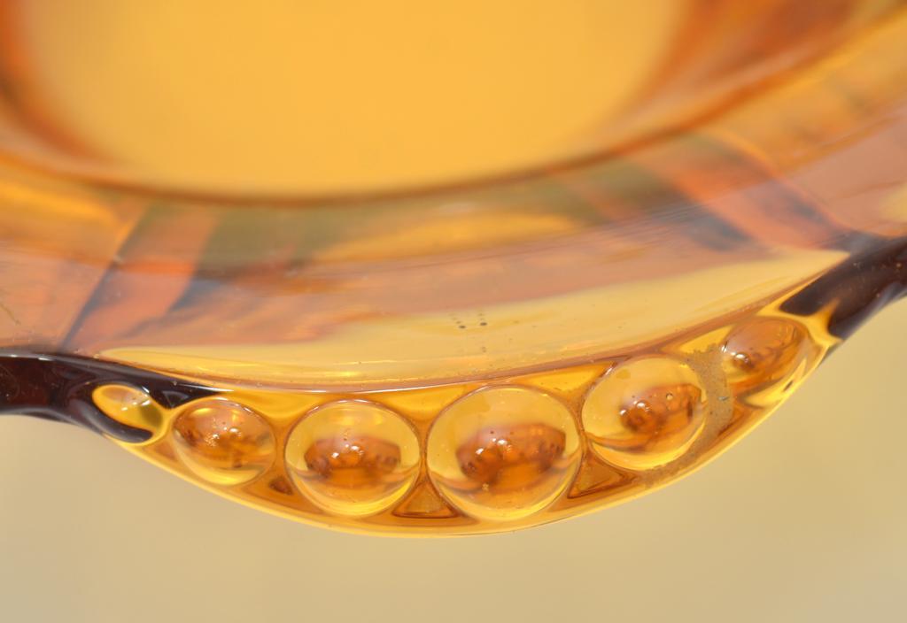 Iļģuciems glass amber fruit bowl