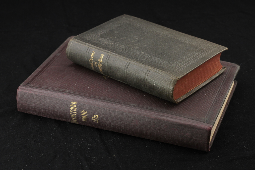 The Book of Prayers and the New Testament of 1914 and 1920