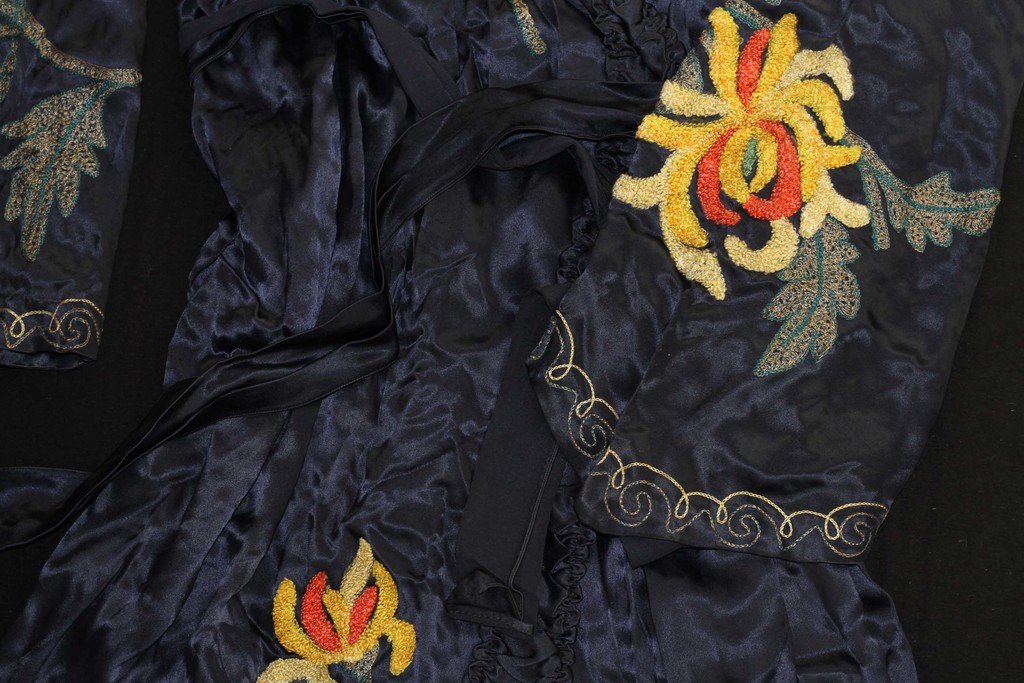 Silk morning dress with embroidery in black