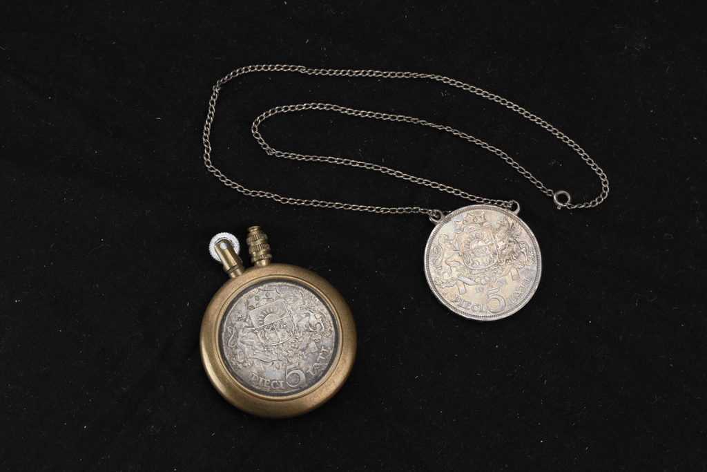 Silver pendant necklace and lighters
