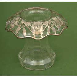 Стеклянная ваза с серебряной отделкой