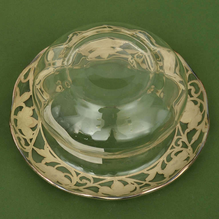 Стеклянная чаша с серебристым покрытием