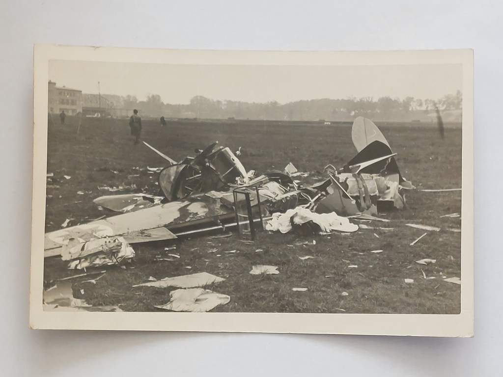 Фото разбившегося самолета
