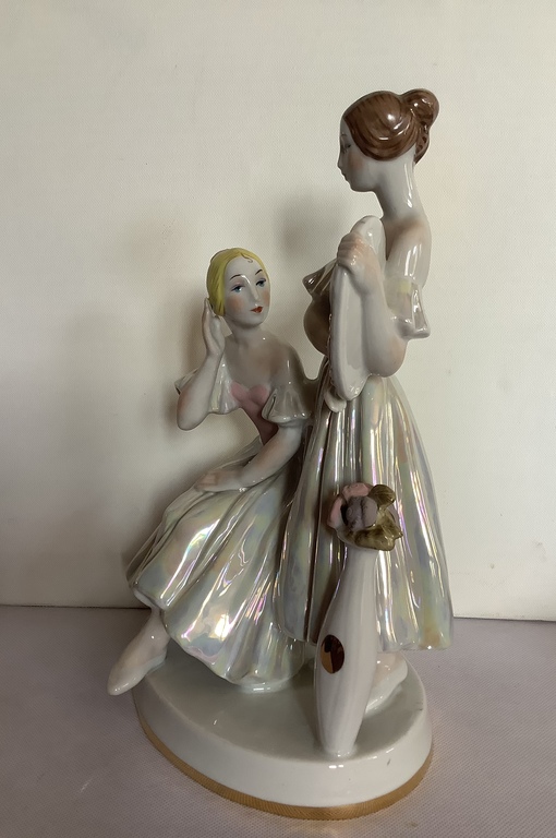 Ballerinas - In front of the mirror (Kyiv Experimental Ceramics and Art Factory) S. I. Dudenko, I. A. Nikiforenko, T. V. Dudenko
