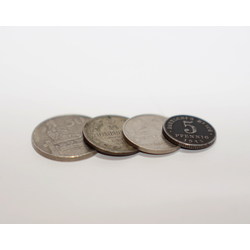 4 dažādas monētas