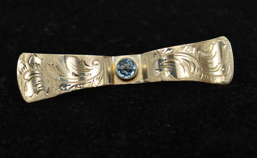 Silver Art Nouveau brooch with aquamarine (?)