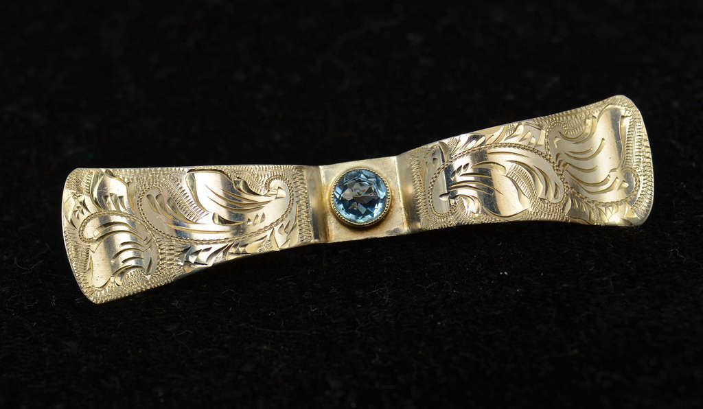 Silver Art Nouveau brooch with aquamarine (?)