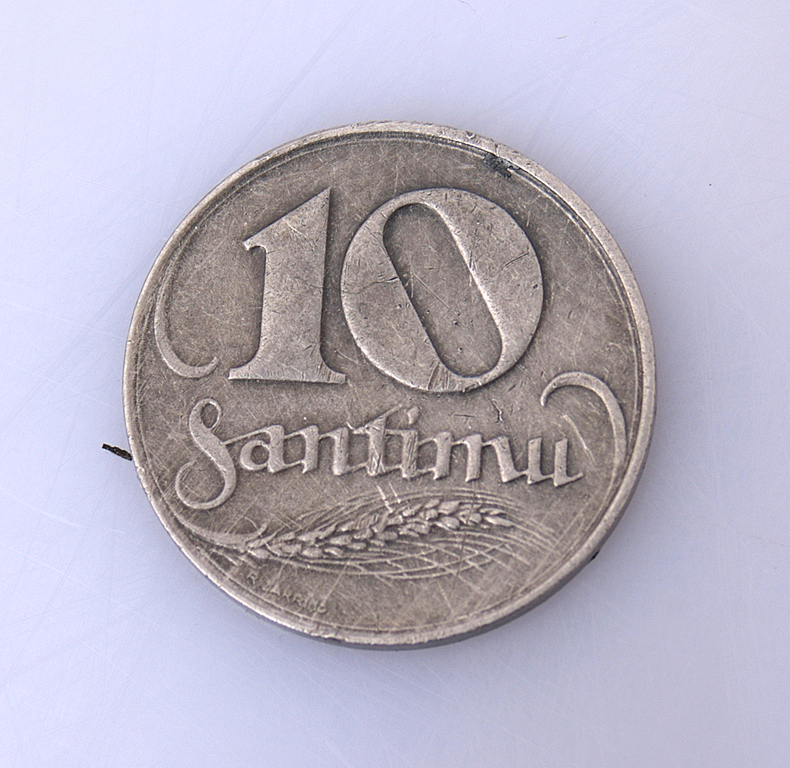 Silver 5 lats coin with 10 santims 