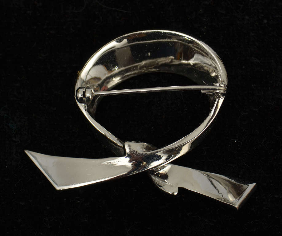Серебряная брошь в стиле модерн с кристаллами марказита