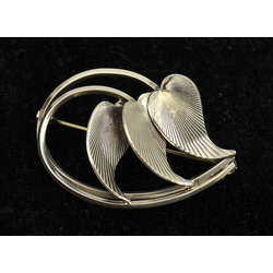Silver brooch ins style Art Nouveau