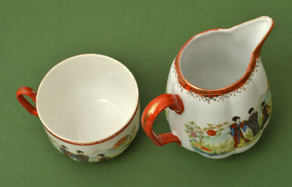 Cup and milk mug with an Asian motif