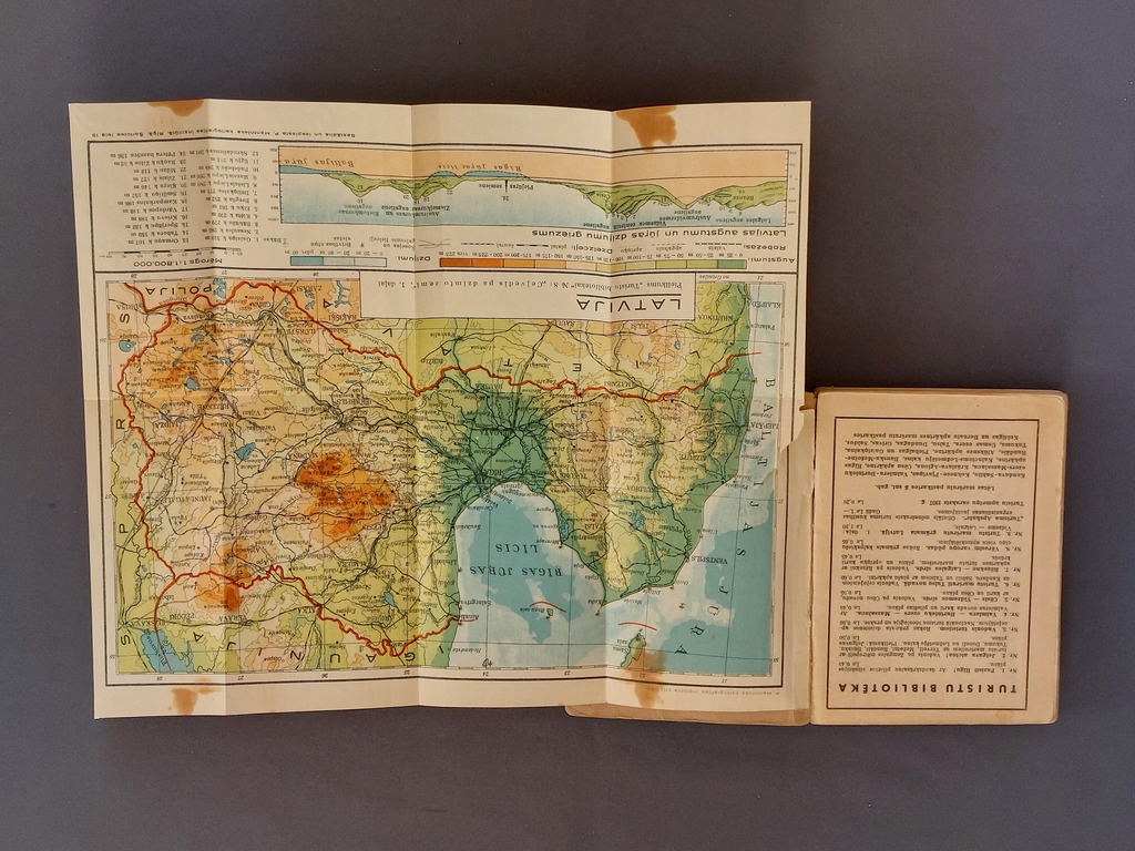 Ceļvedis pa dzimto zemi 1daļa Vidzeme un Latgale 1937 g.Pielikumā: Latvijas  karte 