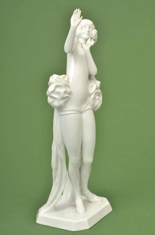 Art deco figurine of a dancer