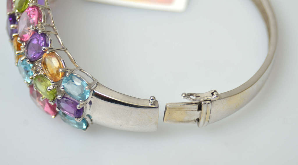 White gold bracelet with jewels