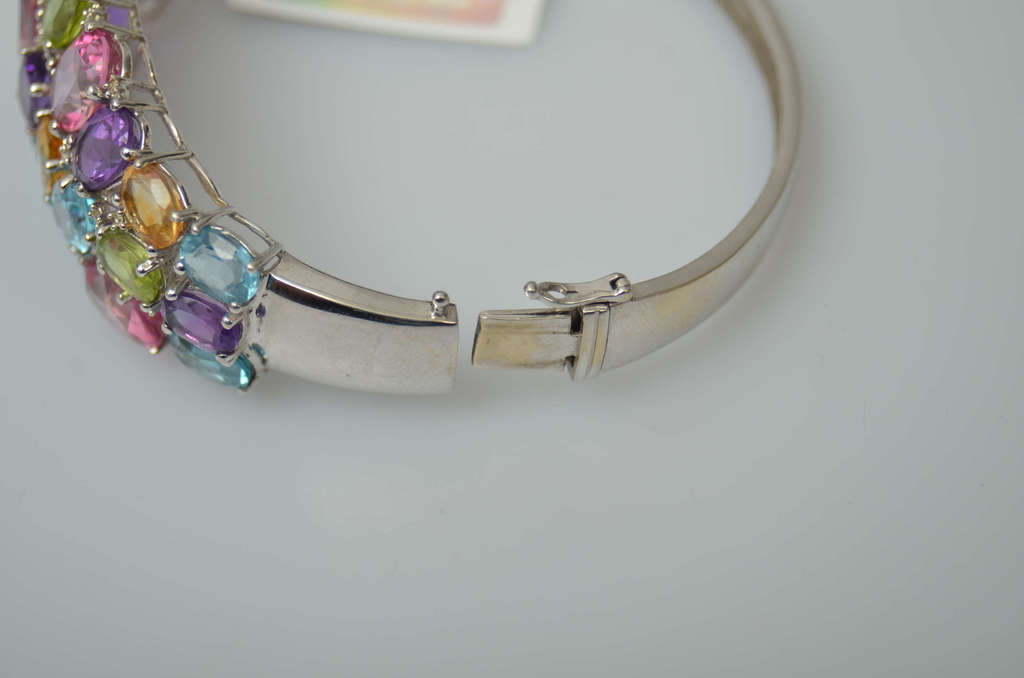 White gold bracelet with jewels