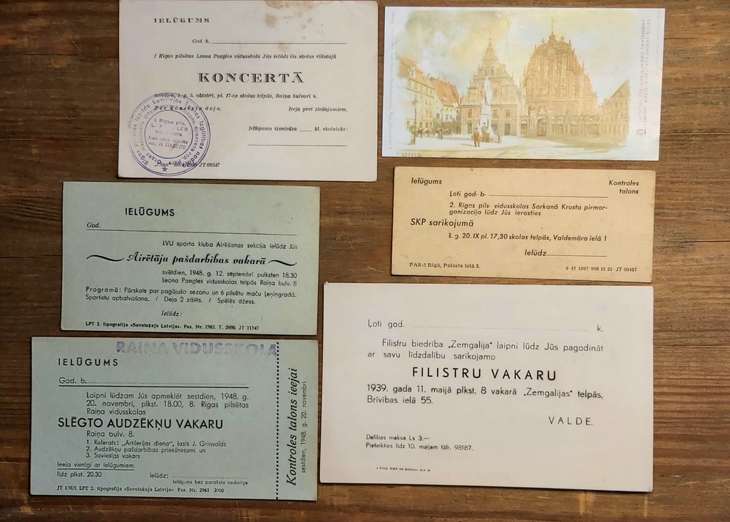 Lots of different documents, invitations, advertisements, tickets, invitations to ministers, invitations from the Minister of War