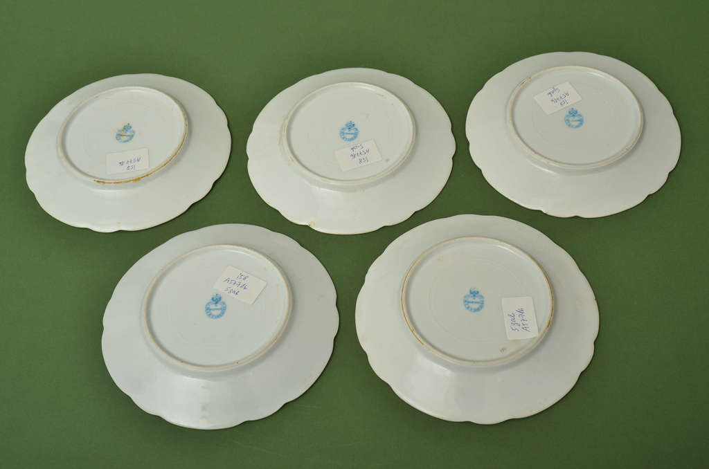 Фарфоровые тарелки (5 шт.)