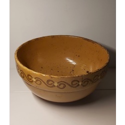 Clay bowl. Ceramics. With hand painting.