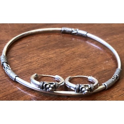 Silver bracelet with earings